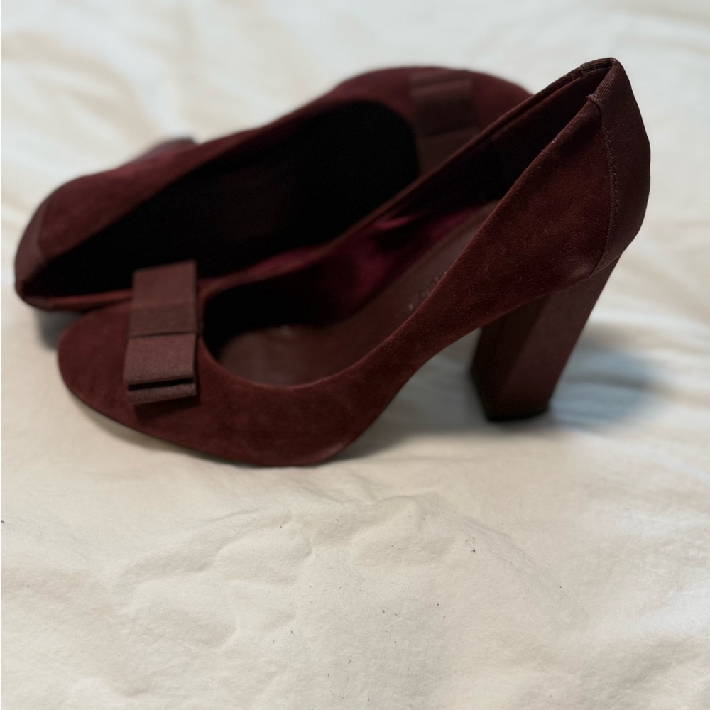 Banana Republic Brown Heels with Chunky Curved Heel